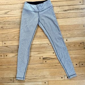 Lululemon Gray Herringbone Fleece Legging - Size 6